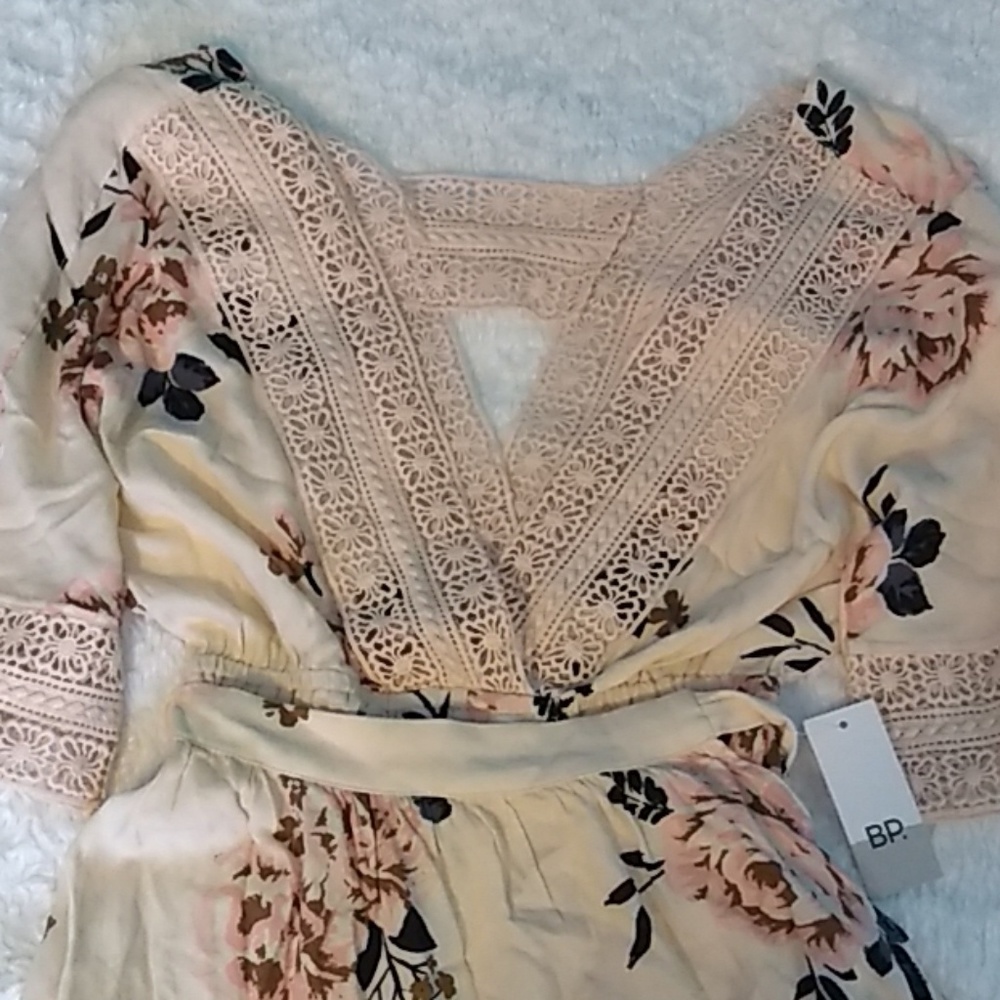 Romper - Picture 2 of 6